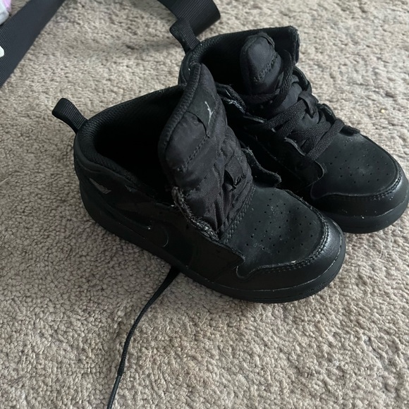 Toddler Nike Jordan high tops - Picture 2 of 2